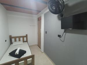 TV a/nebo společenská místnost v ubytování Ekolores Hostal - PARQUE DEL CAFÉ - 313-468-08-41