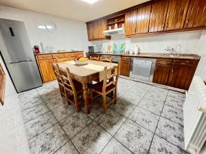 Kuchnia lub aneks kuchenny w obiekcie Villa Playa Portomayor BUEU
