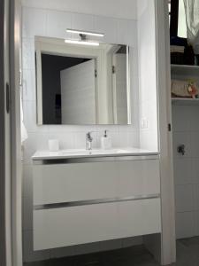 A bathroom at Casa vacanza Ferrara IUN P5547