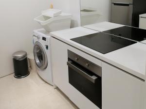 Köök või kööginurk majutusasutuses Vortex Suites Free Wi-Fi KL Tower View 中文房东
