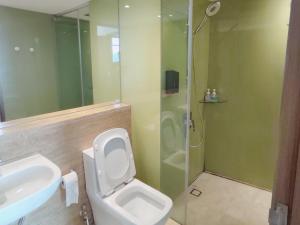 Vannituba majutusasutuses Vortex Suites Free Wi-Fi KL Tower View 中文房东
