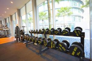 Spordikeskus ja/või sportimisvõimalused majutusasutuses Vortex Suites Free Wi-Fi KL Tower View 中文房东