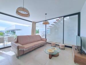 TV a/nebo společenská místnost v ubytování Luxury Apartment Mar de Cristal