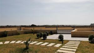 A garden outside Venti di Laguna