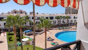 Basen w obiekcie Under The Lime, beautiful apartment Los Cristianos lub w pobliżu