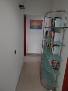 Knižnica v apartmáne