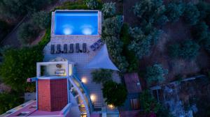 Bazén v ubytovaní Saronic TopView Villa alebo v jeho blízkosti