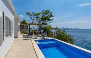 Fotografie z fotogalerie ubytování Two-Bedroom Holiday Home In Blato v destinaci Prizba + 29 fotografií