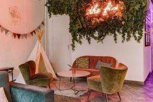 Coin salon dans l'établissement ClinkMama
