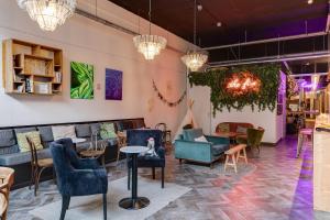 Coin salon dans l'établissement ClinkMama