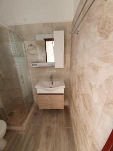 Bathroom sa Giovanni Apartments Kos Studio 20