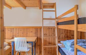 Katil atau katil-katil dalam bilik di 1 Bedroom Lovely Home In Vimmerby +2 gambar