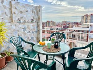 Balkón alebo terasa v ubytovaní Amazing Badalona Apartment With Terrace