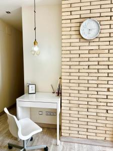 Fotografia z galérie ubytovania Amazing Badalona Apartment With Terrace v destinácii Badalona