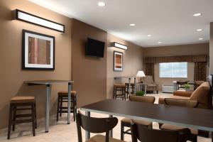 Gallery image of Sonesta Essential Fairmont in Fairmont +16 photos