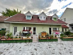 Gallery image of Györe Vendégház Galambok in Galambok