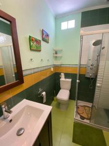 Ett badrum på Casa rural Mis Angelitos Lezuza