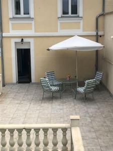 Patio nebo venkovní prostory v ubytování Top appartement 10 minutes de Disney + 1 fotografie