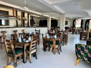 Een restaurant of ander eetgelegenheid bij Zula Zanzibar