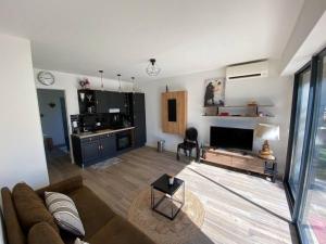 Fotografia z galérie ubytovania Fréjus apparement moderne avec jardin et jacuzzi v destinácii Fréjus