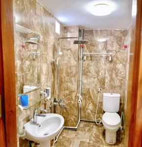 Koupelna v ubytování Nam Khánh Motel