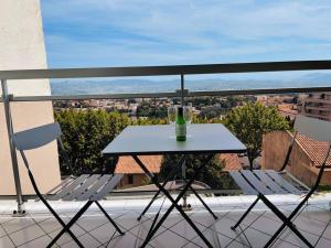 Foto dalla galleria di Grasse Centre-moderne-calme-vue mer-parking a Grasse