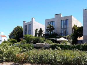 Κήπος έξω από το Olia Sea View Shared Pool Villa, Nea Fokea