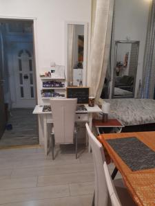 Grey Orchid Apartment - studio 1066 Budapest, Teréz körút 6 kép - 2