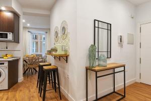 A kitchen or kitchenette at Shine City Center