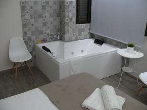 Koupelna v ubytování HOSTAL LETTO DAL MARE