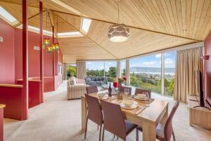 Χώρος καθιστικού στο BELLA VISTA Large Family Home Views Forever