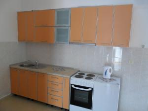 Una cocina o zona de cocina en Apartments Kalluka