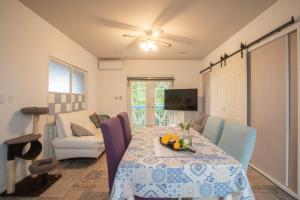 TV a/nebo společenská místnost v ubytování ゴンドラヴィラ イン熱海2階HakoneAtamiYugawara