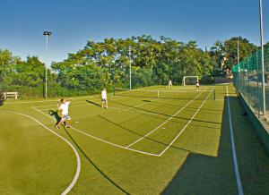 Tenis a/nebo squash v ubytování Hotel Bel Sit nebo okolí