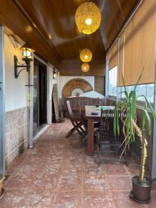 Kép Full Furnished Cozy Rooftop 21 Flat in Maltepe szállásáról Isztambulban a galériában
