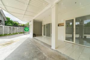 Imagen de la galería de RedLiving Apartemen Barsa City by Ciputra - WM Property, en Yogyakarta