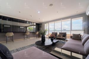 Imagen de la galería de RedLiving Apartemen Barsa City by Ciputra - WM Property, en Yogyakarta 32 fotos más