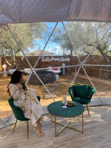 Posedenie v ubytovaní Bubble Glamping Sicily