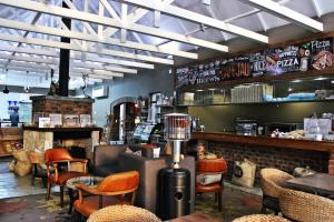 Ο χώρος του lounge ή του μπαρ στο Thanda Tau