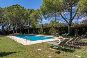 Bazén v ubytování Lodging Apartments Villa el Raco nebo v jeho okolí