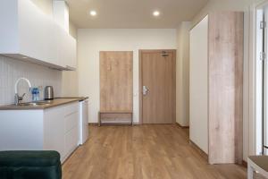 Kitchen o kitchenette sa Dialog Kokhta
