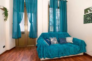 Un lugar para sentarse en Piazza Statuto Comfy APT - with 2 Balconies