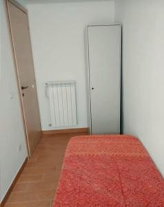 Un ou plusieurs lits dans un hébergement de l'établissement Appartamento arredato Segni Roma CASA ANNA MARIA