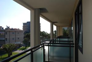 Rõdu või terrass majutusasutuses Hotel Caesar Residence & SPA