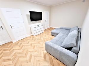 TV a/nebo společenská místnost v ubytování Orange Tree Hotel