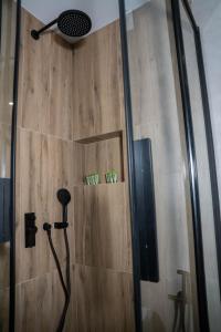Koupelna v ubytování Central Suites Aegina 1 + 37 fotografií