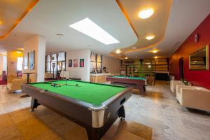 Biliardový stôl v ubytovaní Hotel Slovan