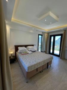 Postel nebo postele na pokoji v ubytování Antalya Villa Esiyok with heated pool + 29 fotografií