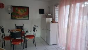 Kuchyň nebo kuchyňský kout v ubytování L'auberge étoilée + 11 fotografií