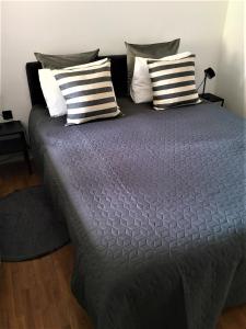 Un pat sau paturi într-o cameră la Flat Ruby